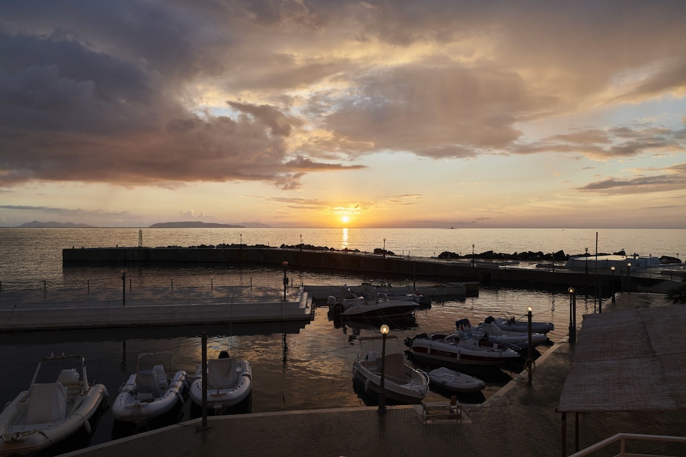 Hotel Tirreno Formerly Sea Club Tirreno 38/50