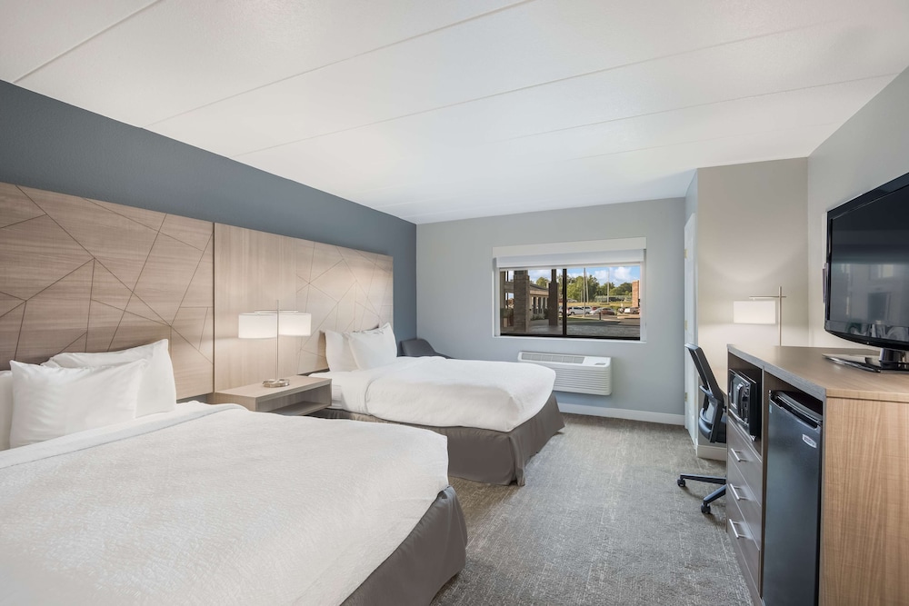 STANDARD, 2 QUEEN BEDS, ACCESSIBLE