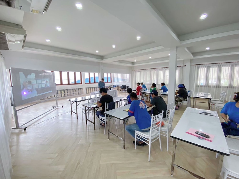 Bang Saphan Resort Hotel 37/50
