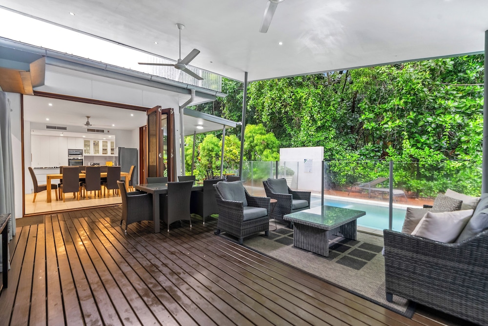 SANCTUARY PALM COVE 7/50