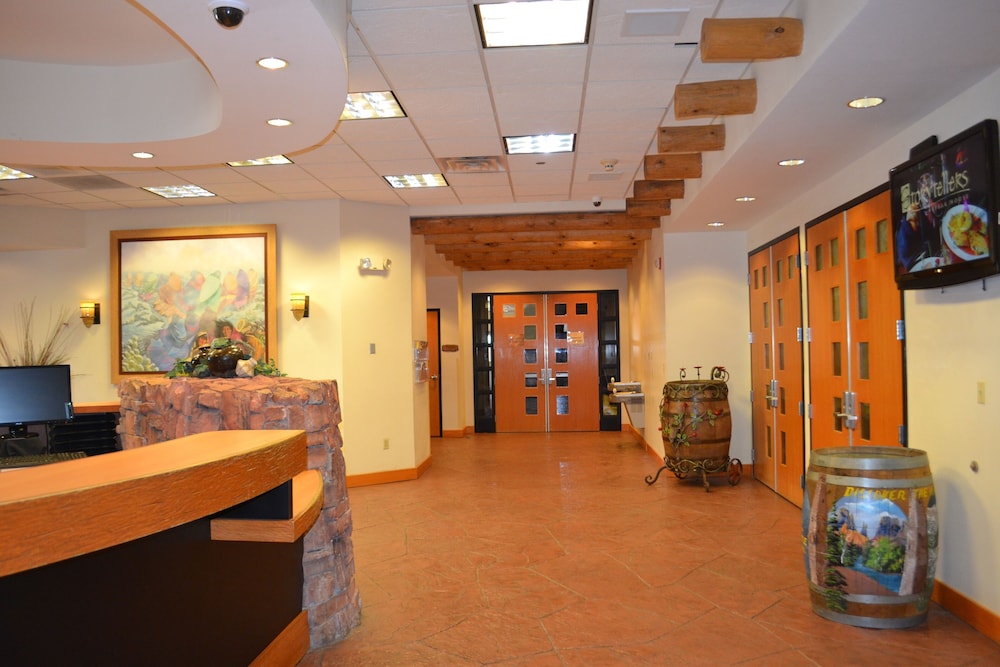 The Lodge At Cliff Castle Casino 16/34