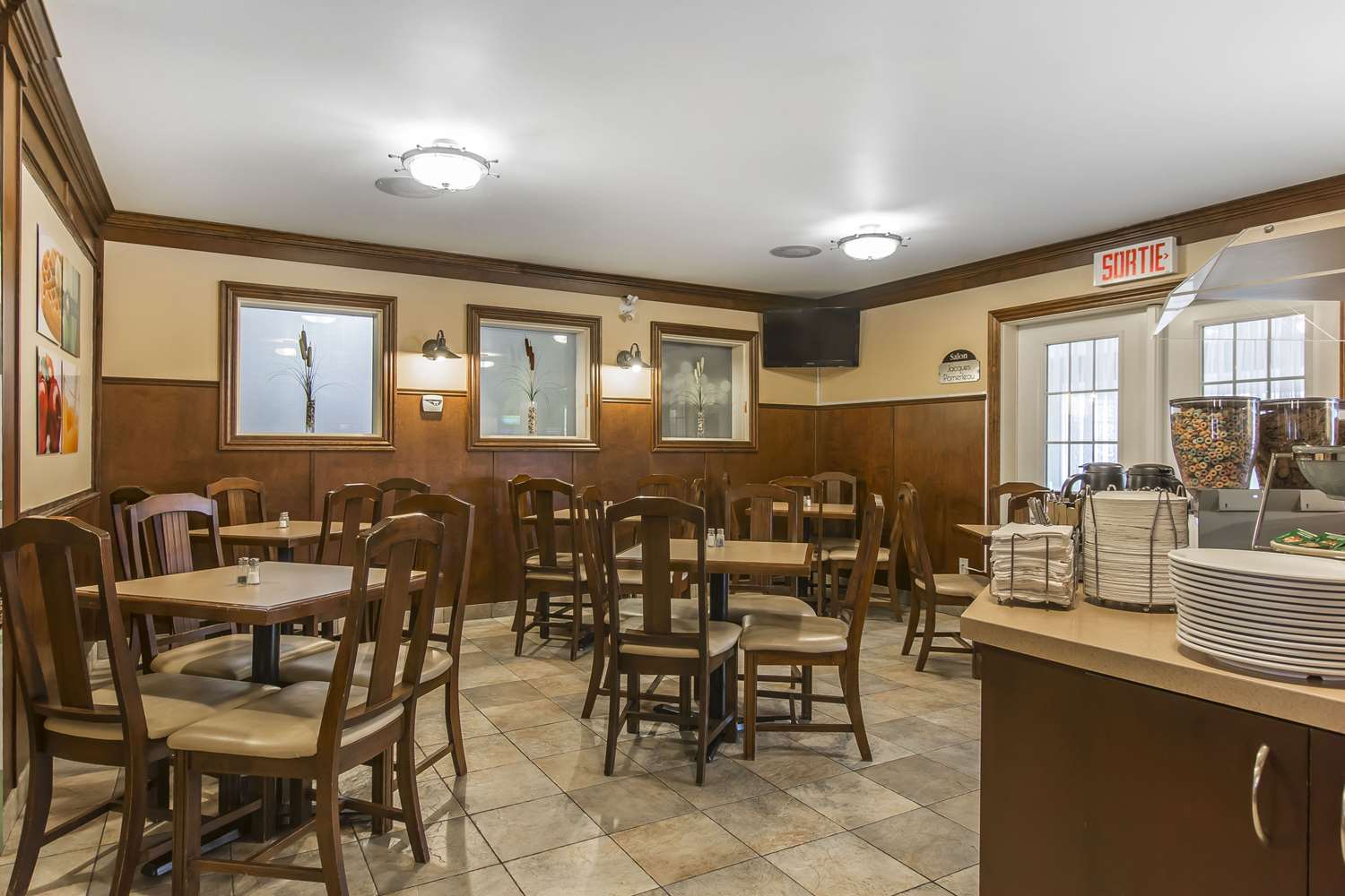 Quality Inn Riviere-Du-Loup, Qc 8/14