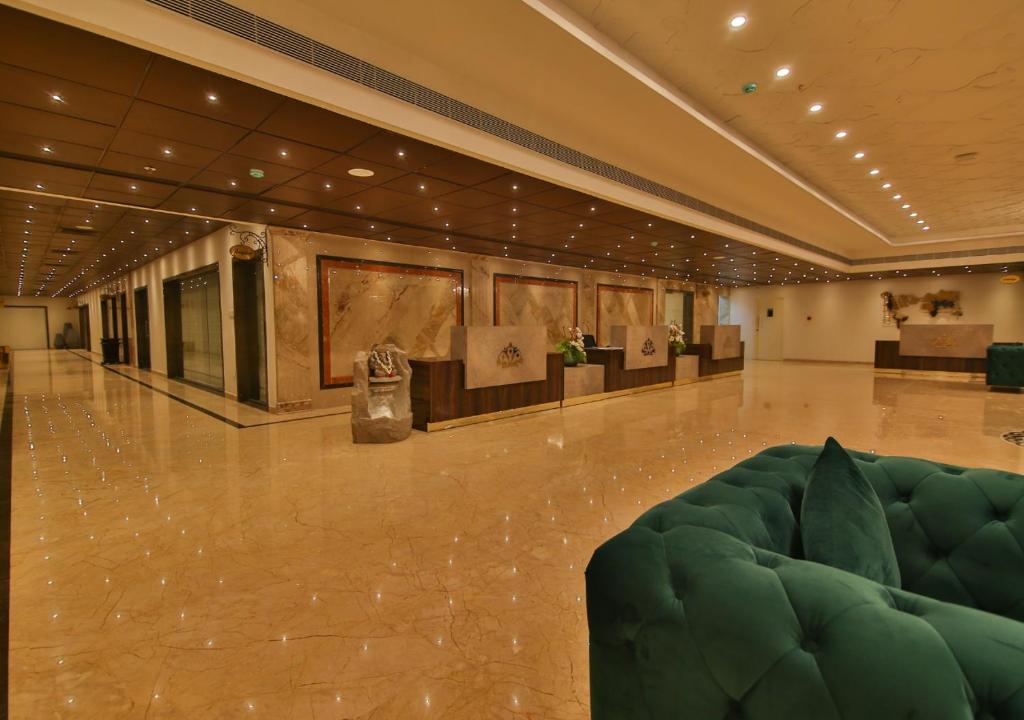 Lobby at Accord Chrome Airport Hotel, CHENNAI (MADRAS)