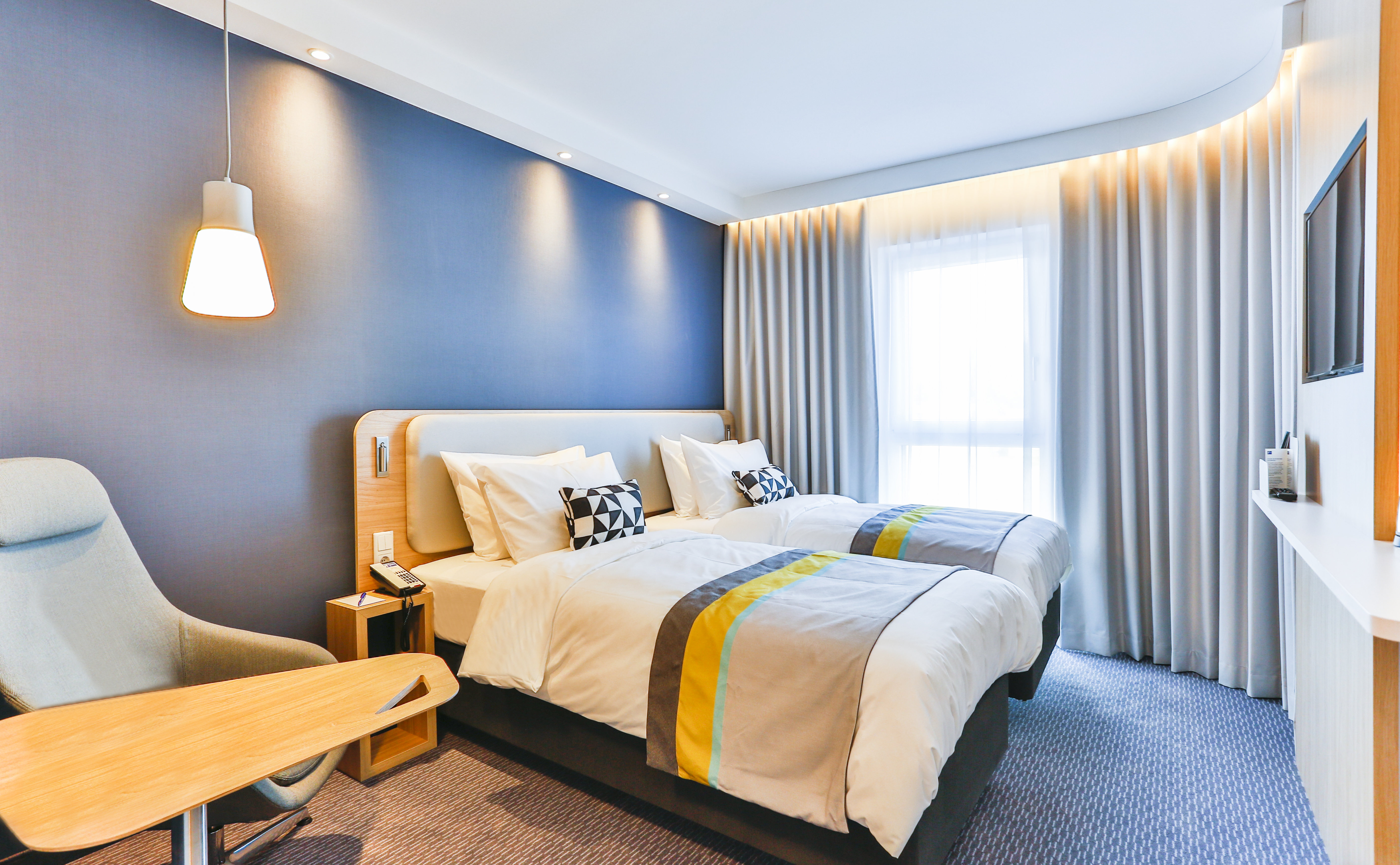 Room, Twin Beds