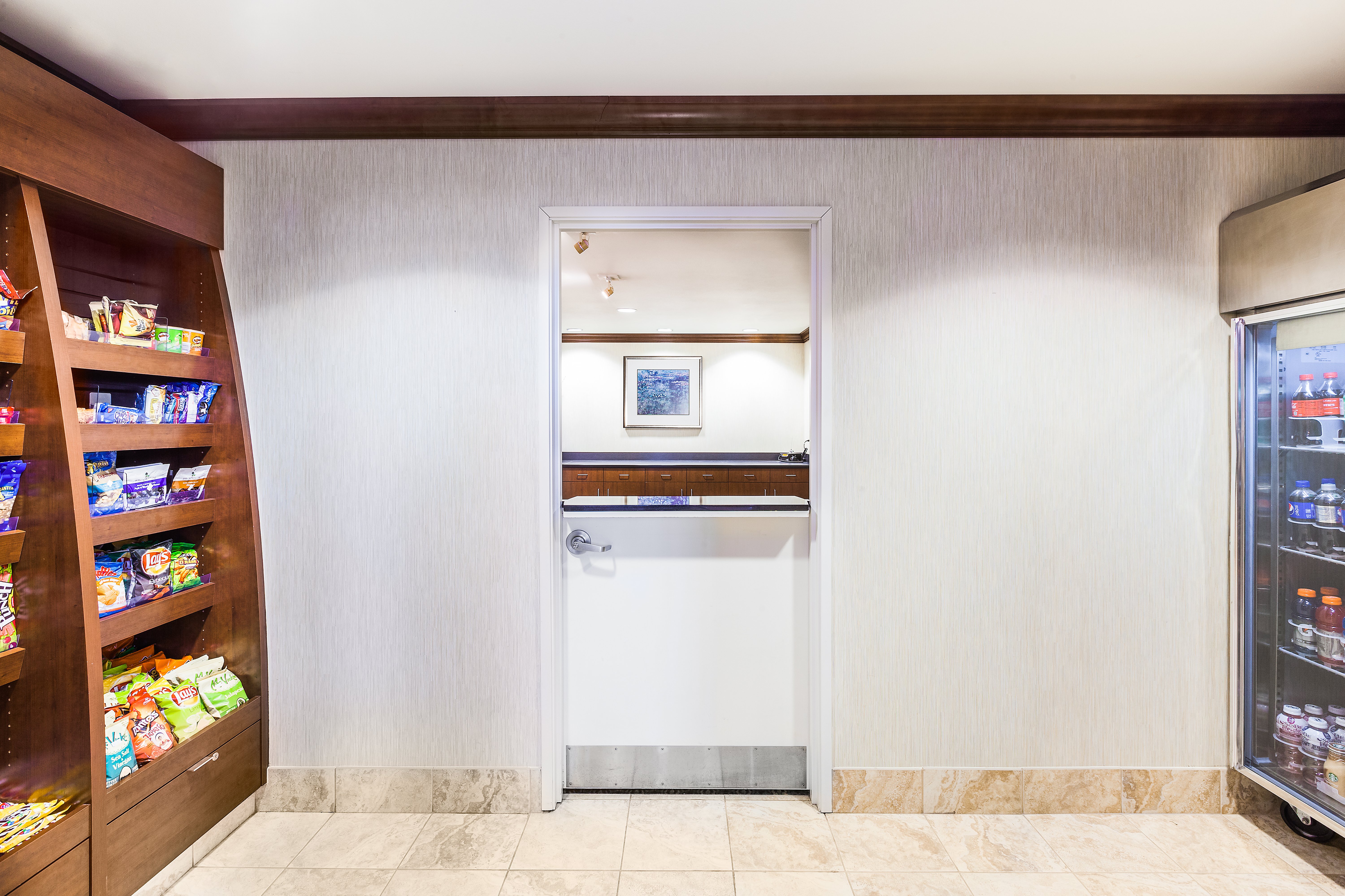 Staybridge Suites El Paso Airport Area 7/24