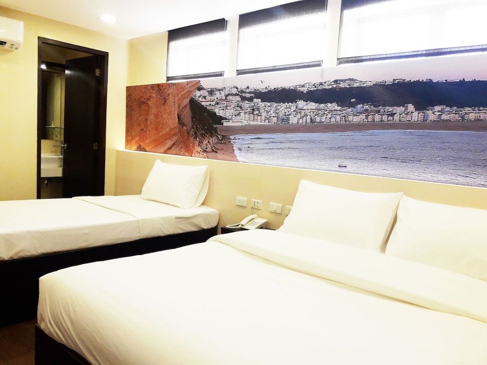 Sugbutel Family Hotel 11/50