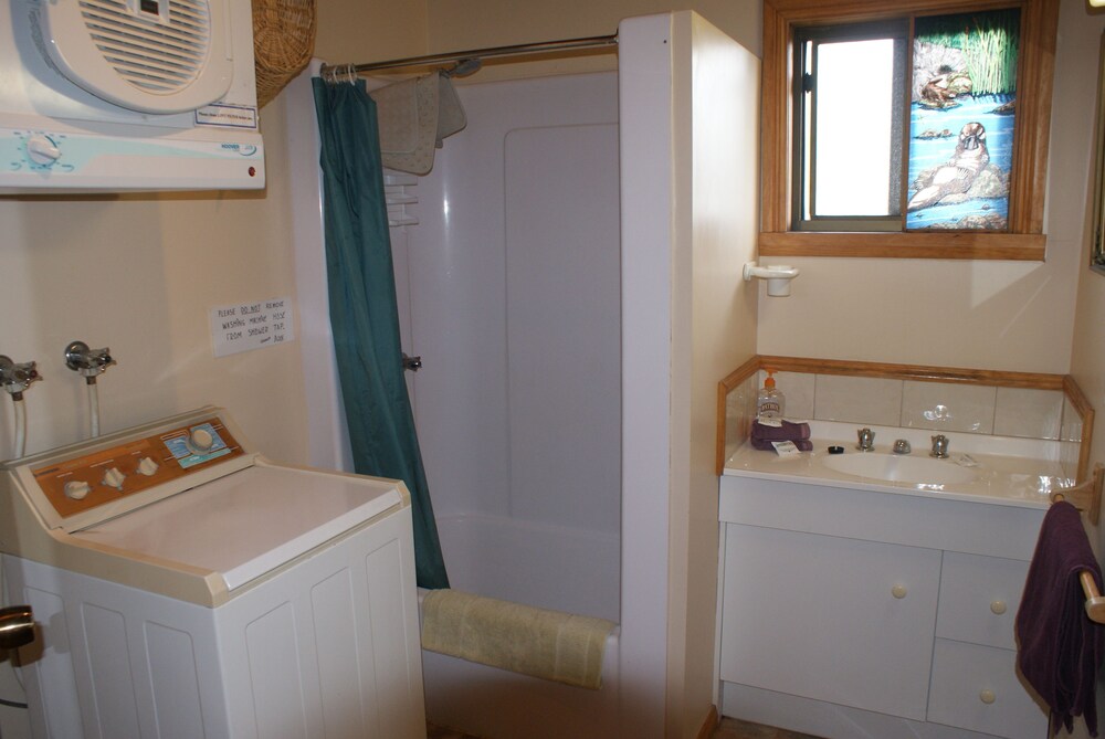AAA GRANARY ACCOMMODATION-THE LAST RESORT 17/63