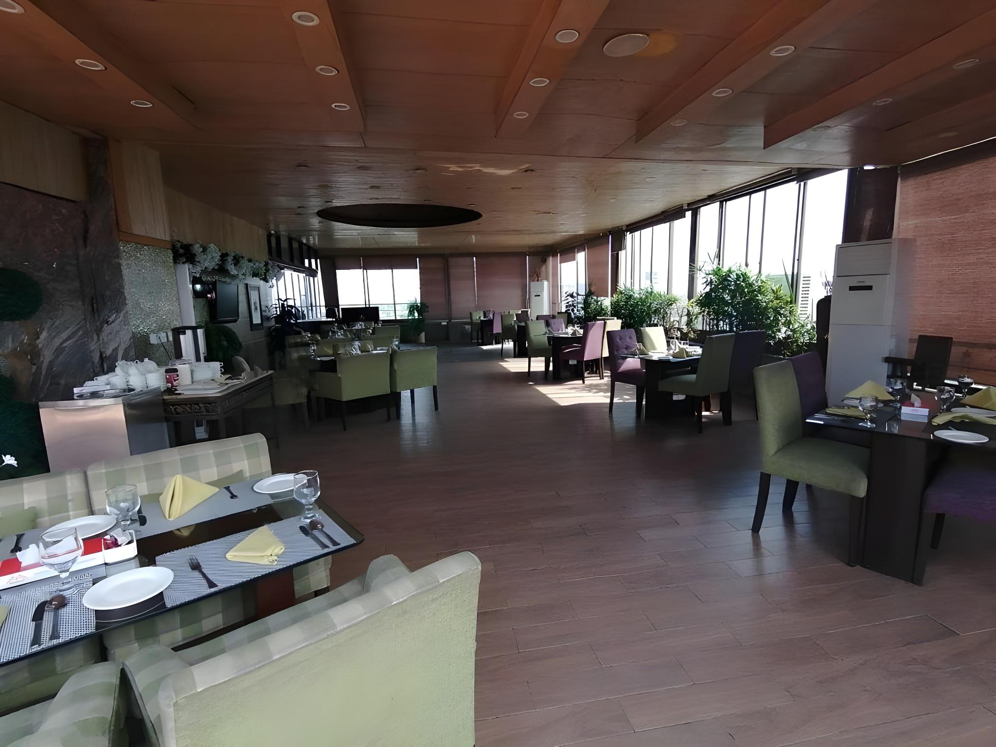 Maisonette Hotels Resorts Lahore 12/28