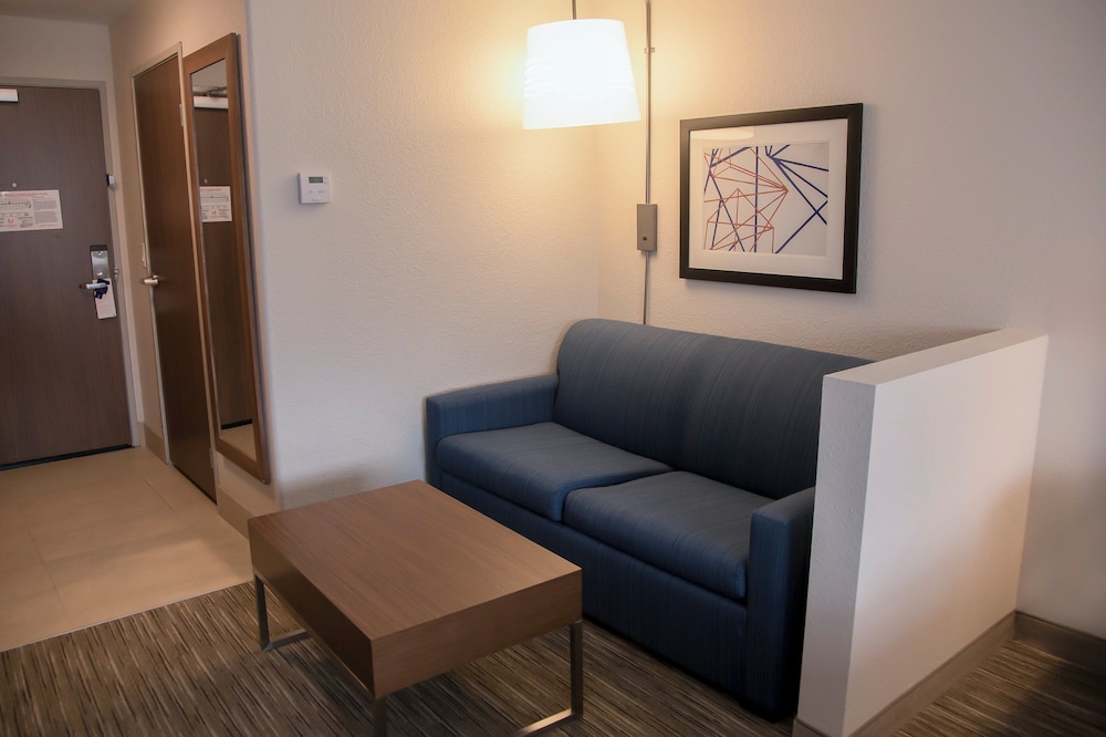 Holiday Inn Express and Suites Colorado Springs North an IHG Hotel 45/67