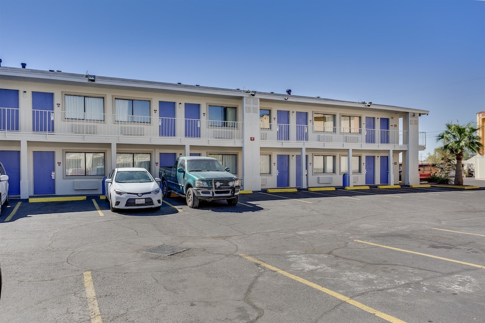 Motel6 El Paso, TX - West 7/66