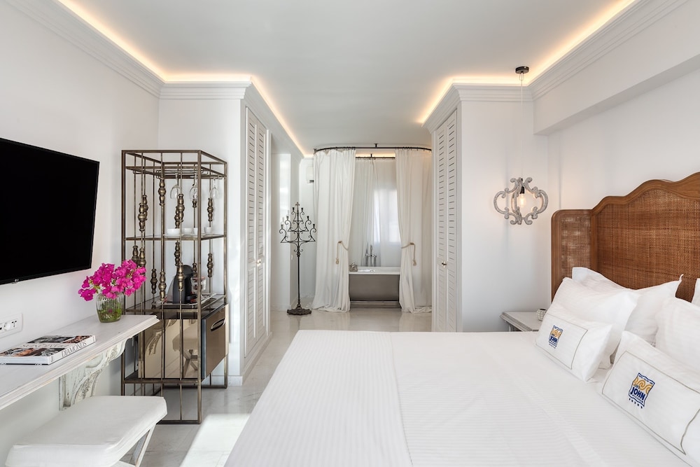 SIGNATURE, AEGEAN, SEA VIEW, OUTDOOR JETTED TUB