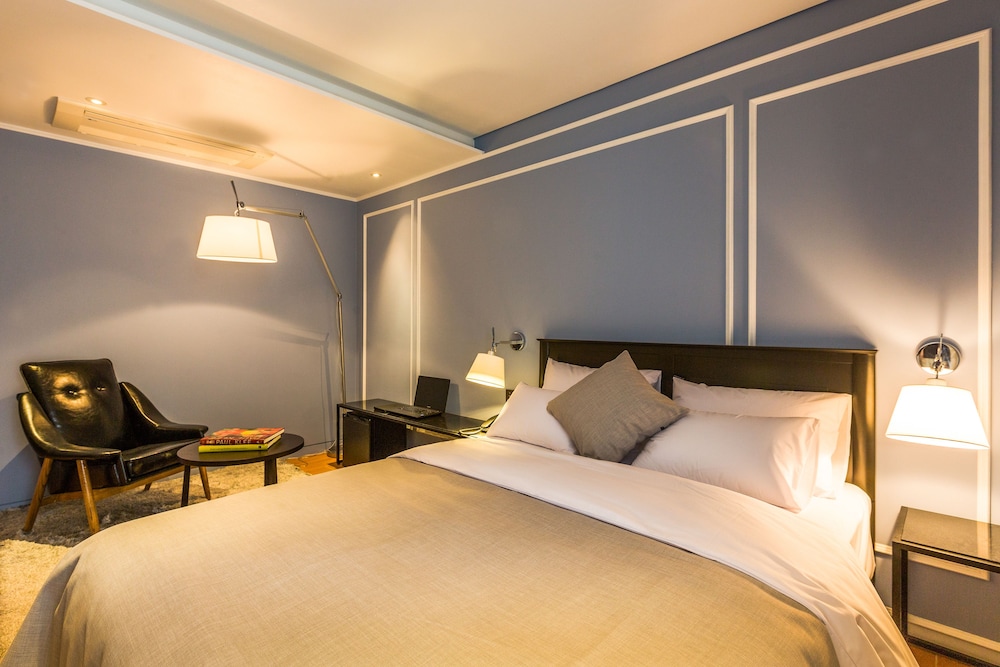 DELUXE, DOUBLE BED