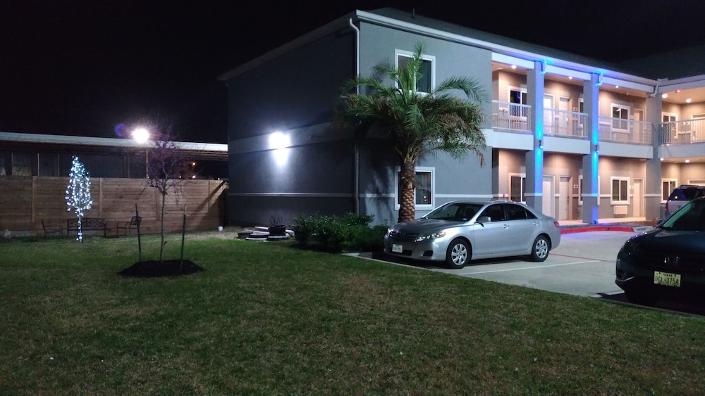 Haven Inn & Suites 48/63