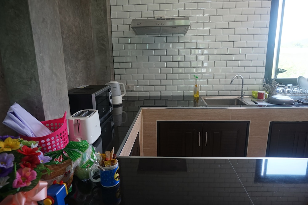 Phant At Thalang Service Apartment 7/32