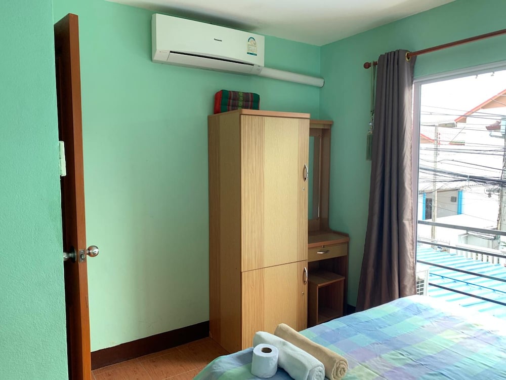 You And Me Hostel 14/36