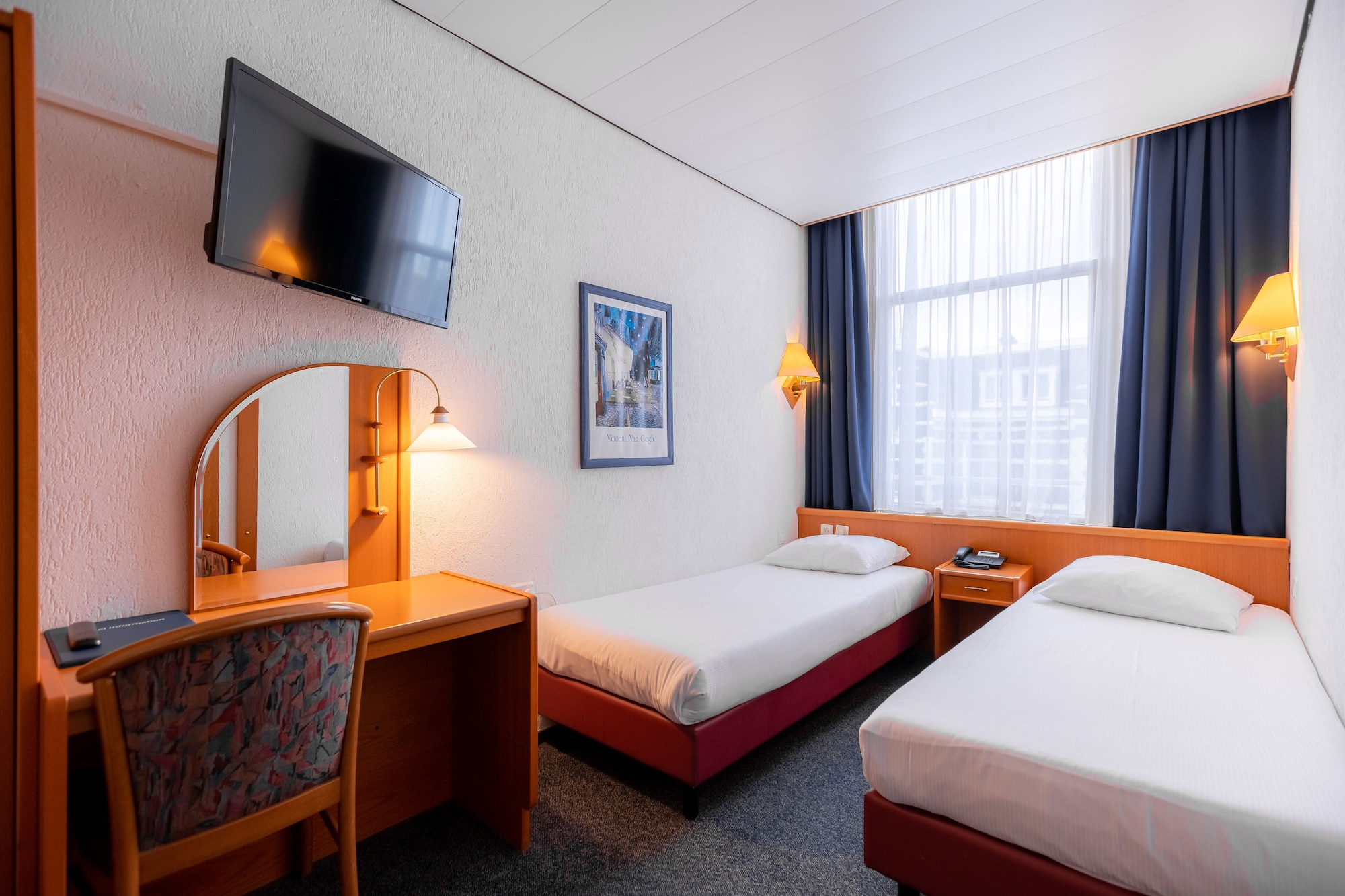 BASIC, TWIN BEDS, SMALL