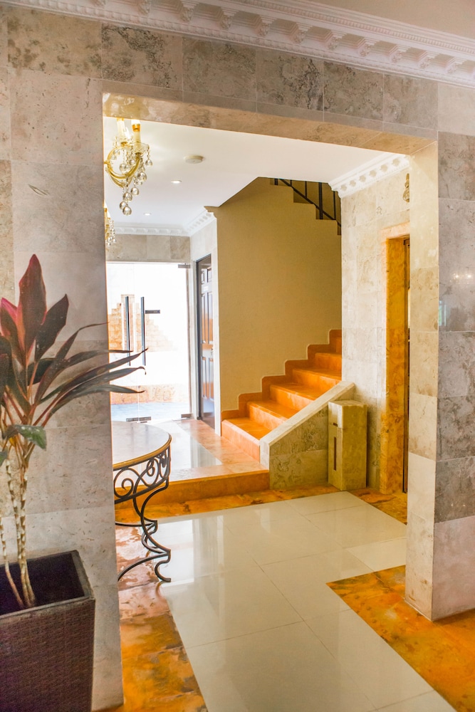 Hotel Palacio Maya 49/83