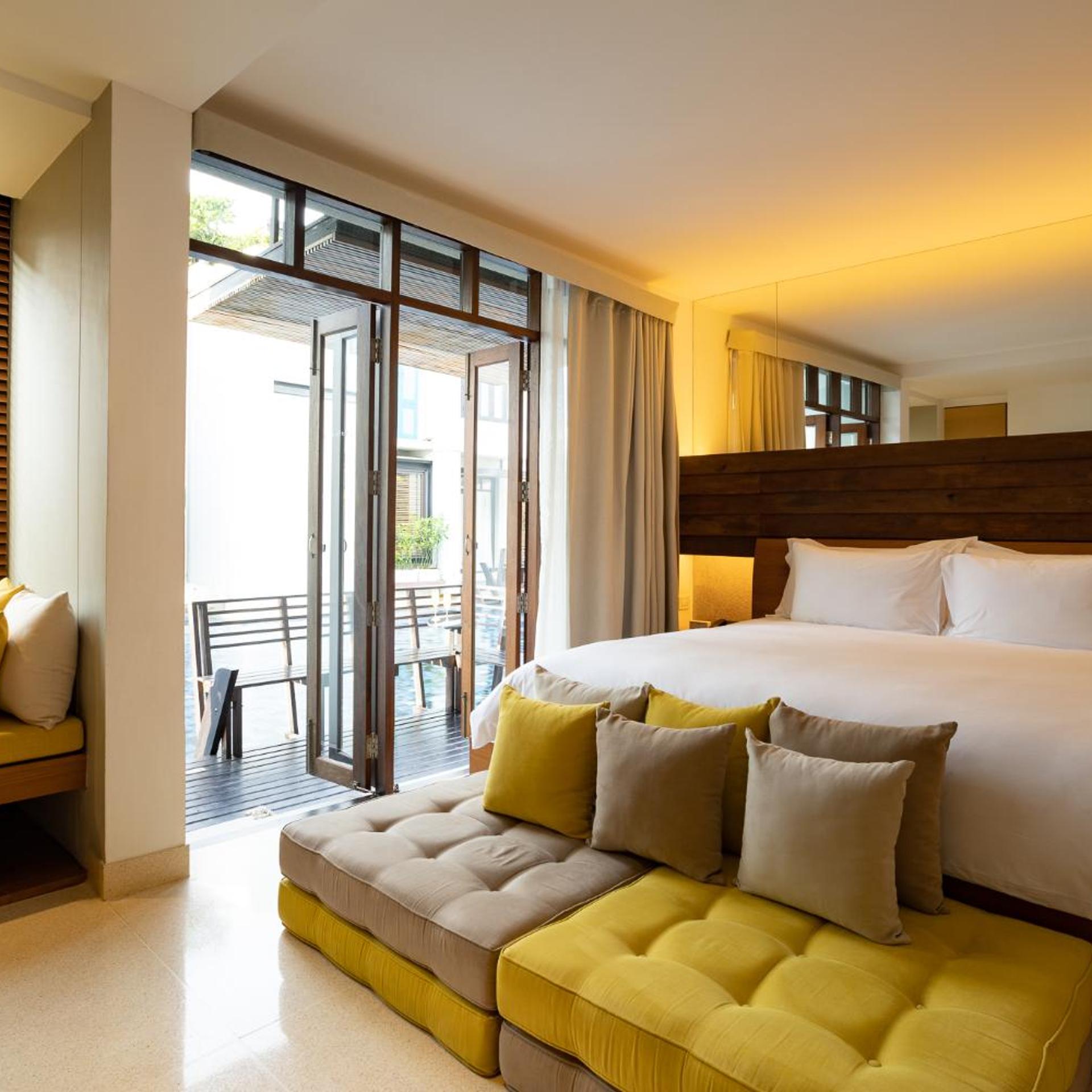 Old, Suite, Hot Tub, Pool Access
