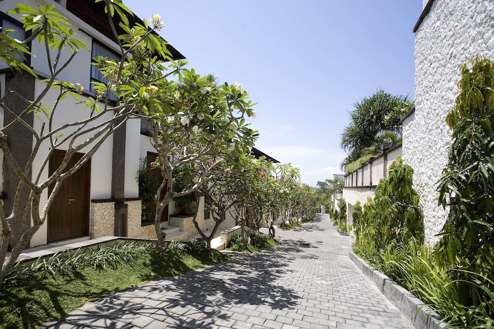 TEMPLE HILL RESIDENCE 65/72