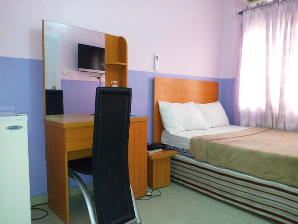 Link Majestic B2 Suites And Hotel 6/19