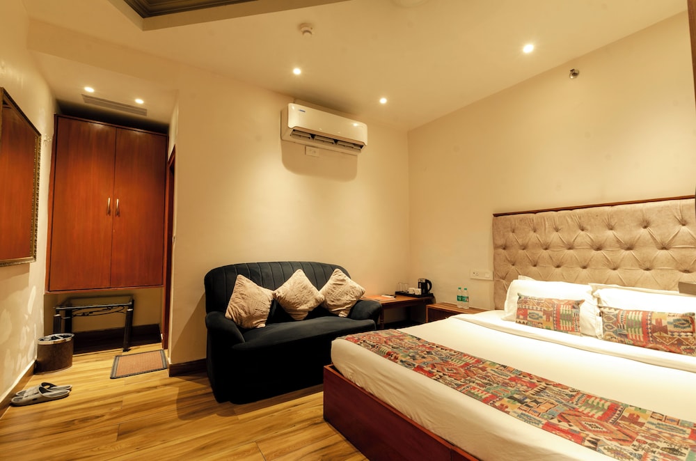 Jullundur Hotel 22/49