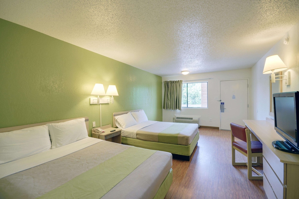 Motel6 Baytown, TX - Baytown East 40/63