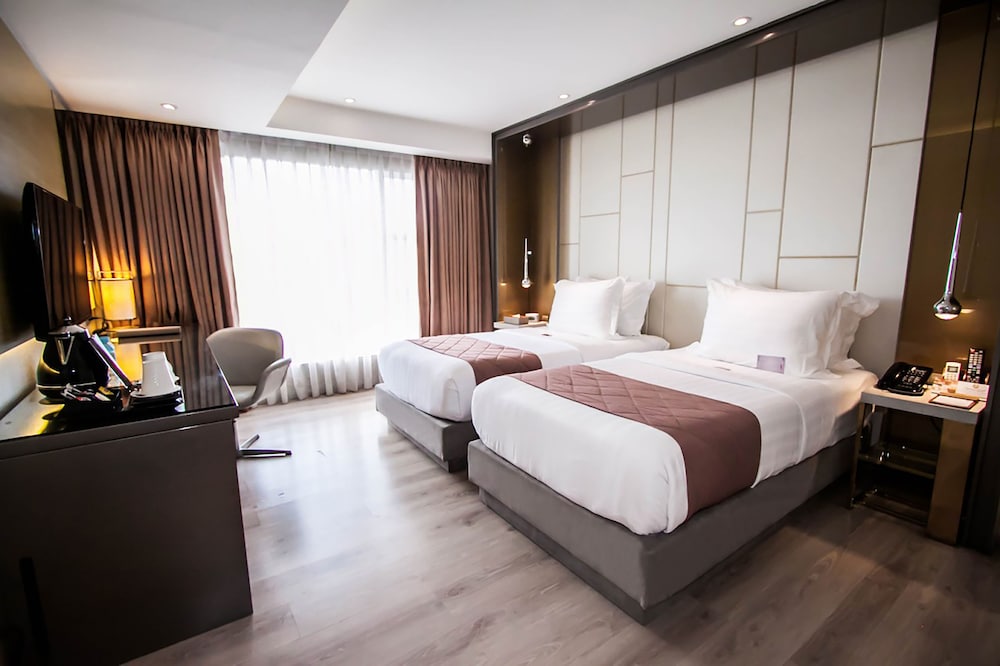 Hotel Xyz 13/49