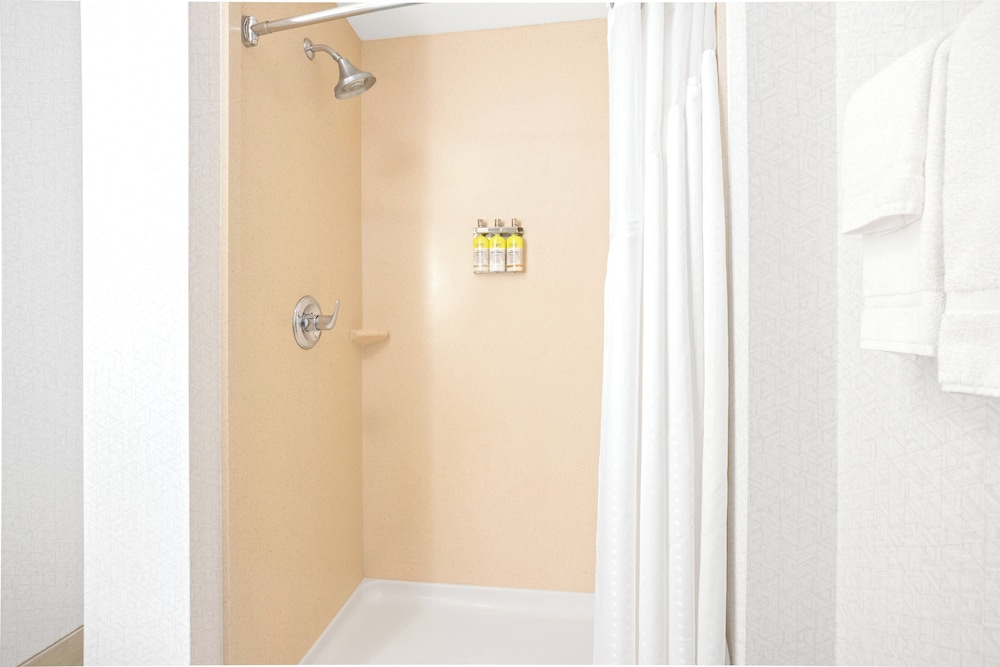 Holiday Inn Express Hotel Suites A Marysville 34/71