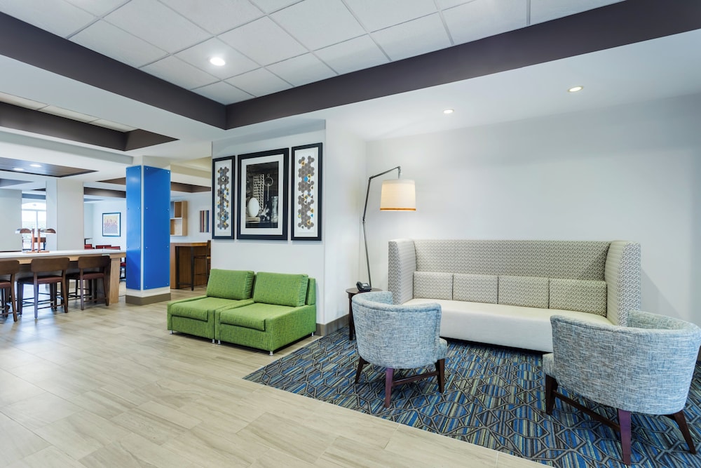 Holiday Inn Express Hotel Suites Bremen 45/66