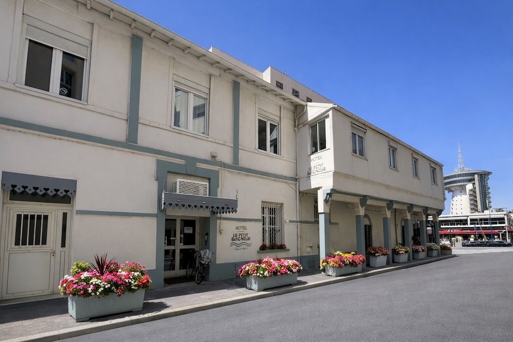 Hotel du petit baigneur 35/50