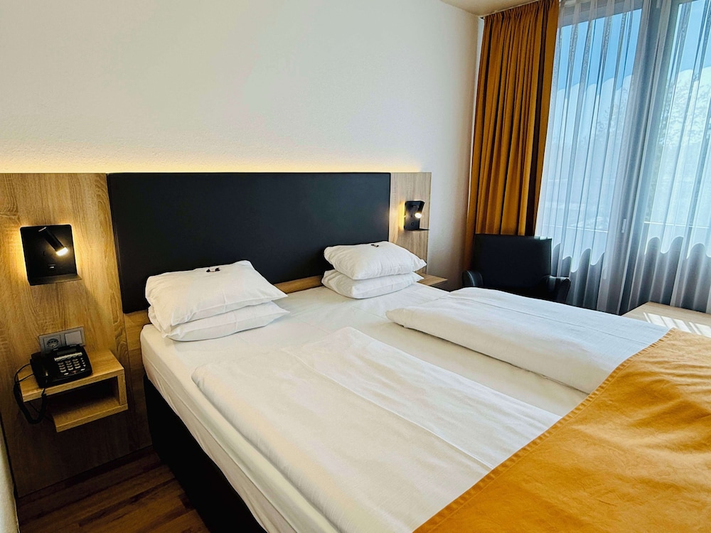 Arvena Messe Hotel 12/30