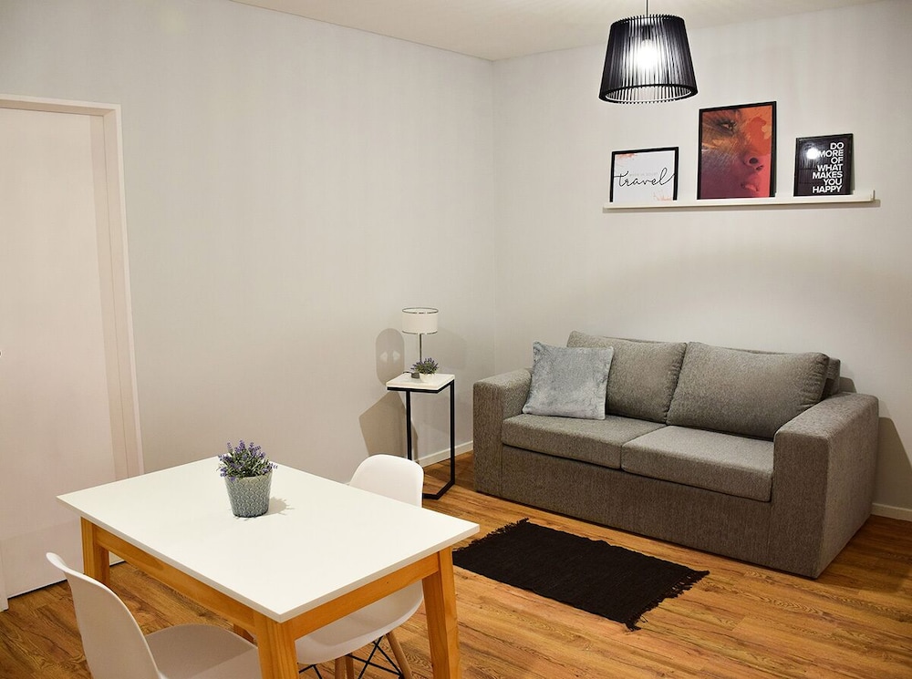 Temporary Rentals By Clh Rentals 54/73