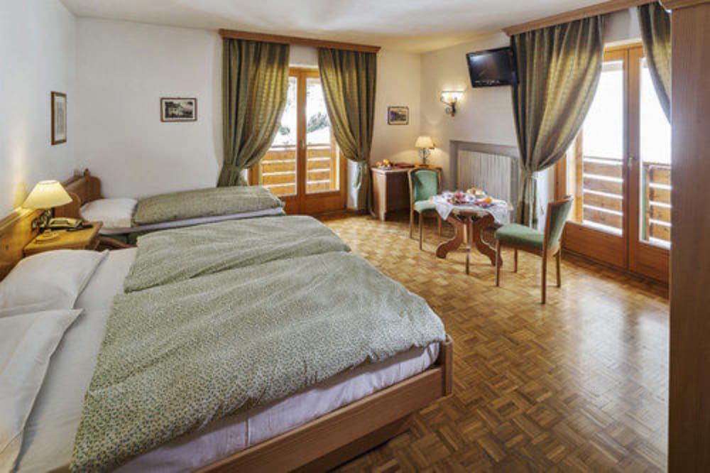 ROOM, DOUBLE BED, WITH EXTRA BED