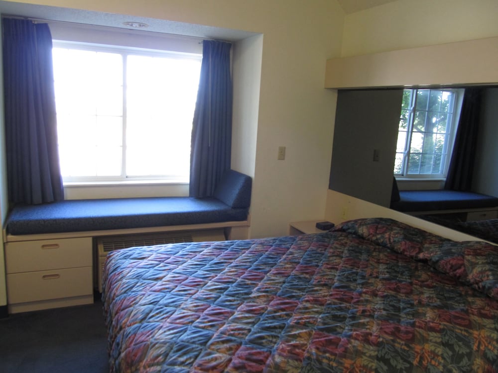 Americas Best Value Inn and Suites Maryville 14/39