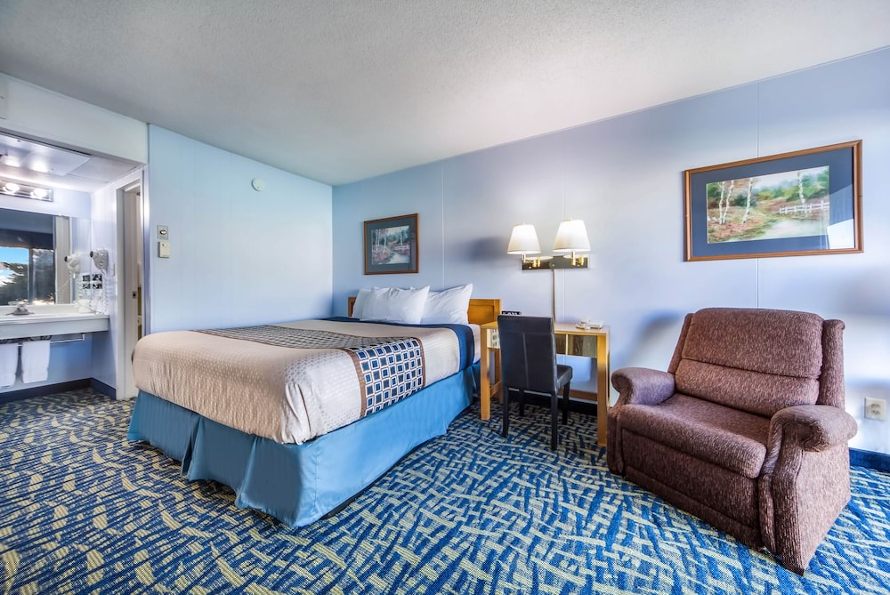 Hospitality Inn & Suites 20/37