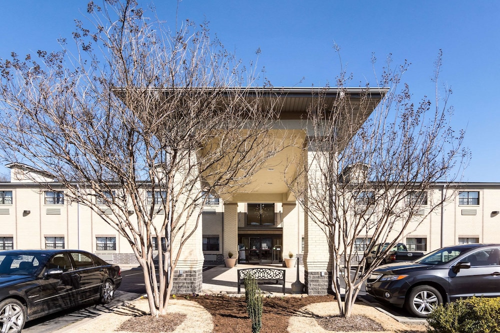 Econo Lodge Inn & Suites Little Rock SW 19/21