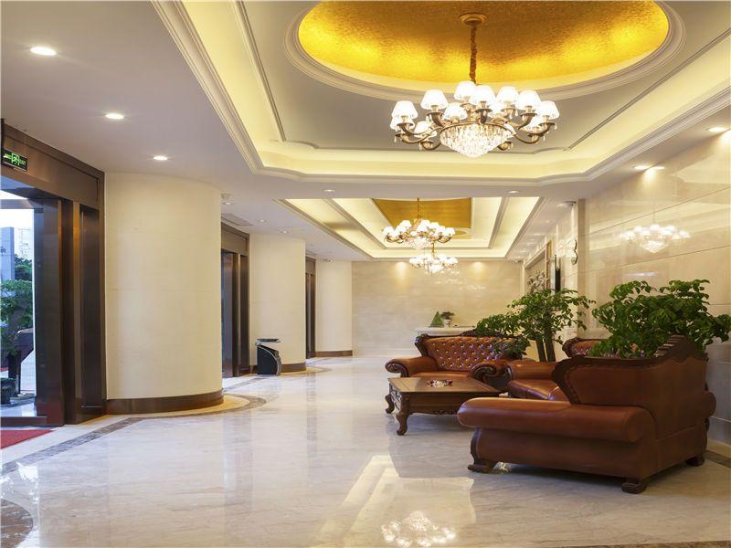 Vienna Hotel (Chongqing Yuanjiagang Metro Station) 44/58