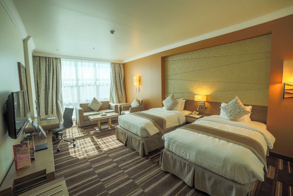 جولدن تيوليب بريدة(Golden Tulip Buraidah Al Qassim Hotel) 16/50
