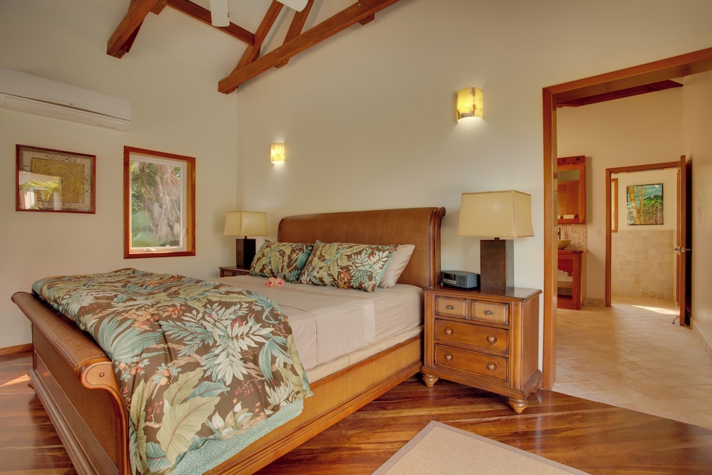 3 Bedrooms, Beach Villa, 3 King Beds, with Pool