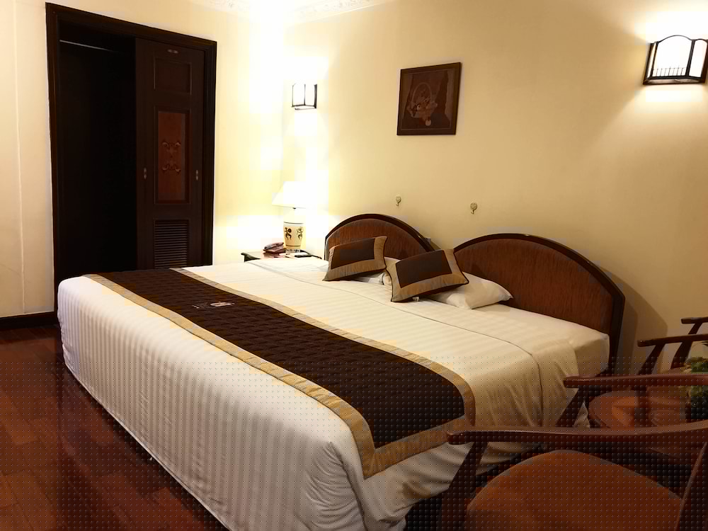 Huong Sen Hotel 13/71