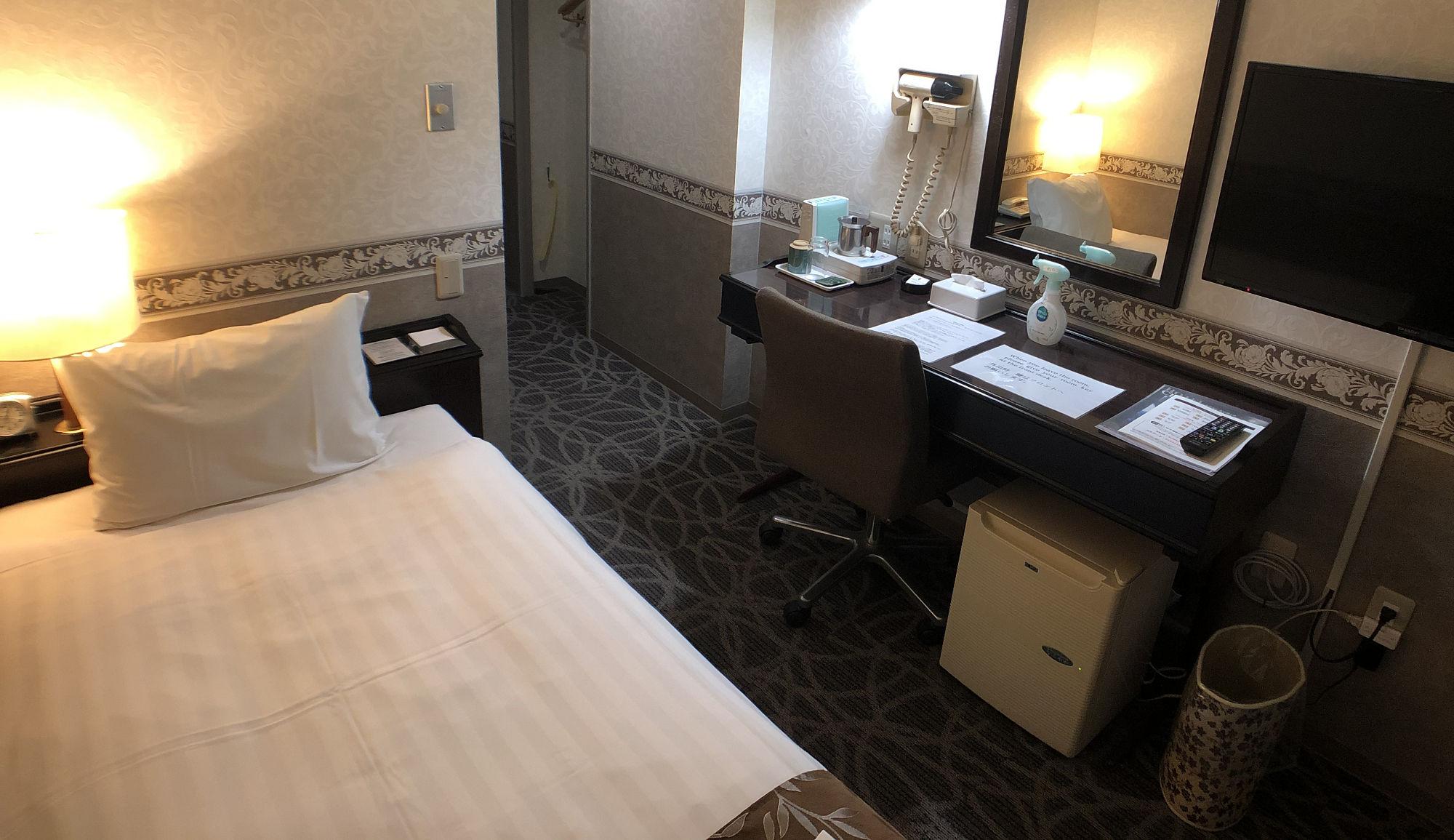 Semi Room, Semi Double Bed