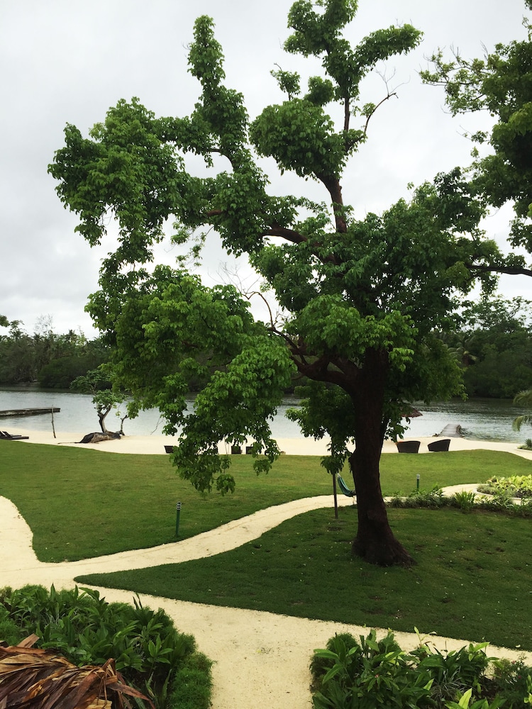 Cocomo Resort 47/50