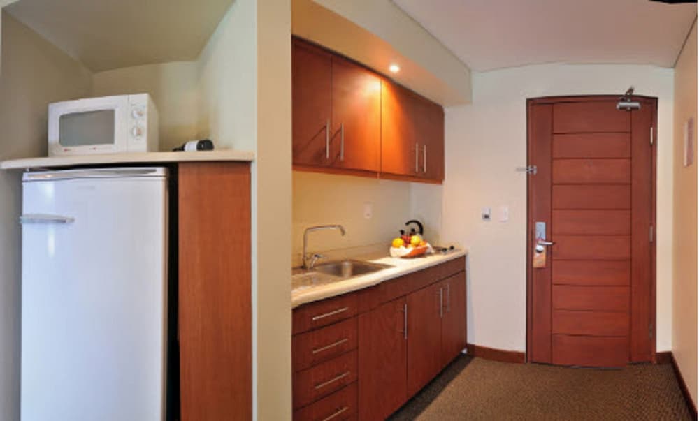 Suites Camino Real 6/73