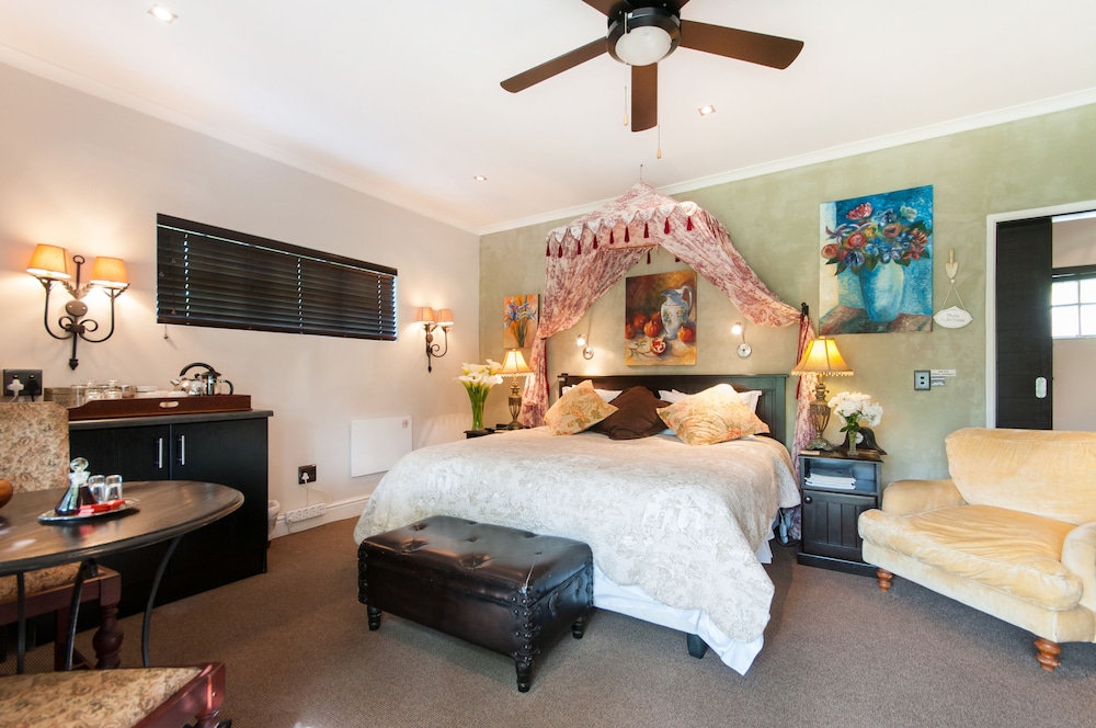 Forest Hall Guest House 30/50