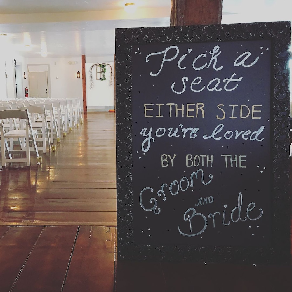 The Dowds Contry Inn and Event Center 6/50