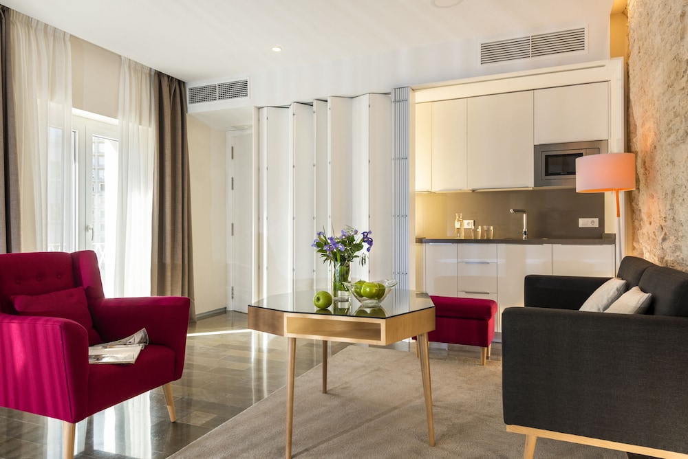 Torre Homenaje Historical Suites 22/50