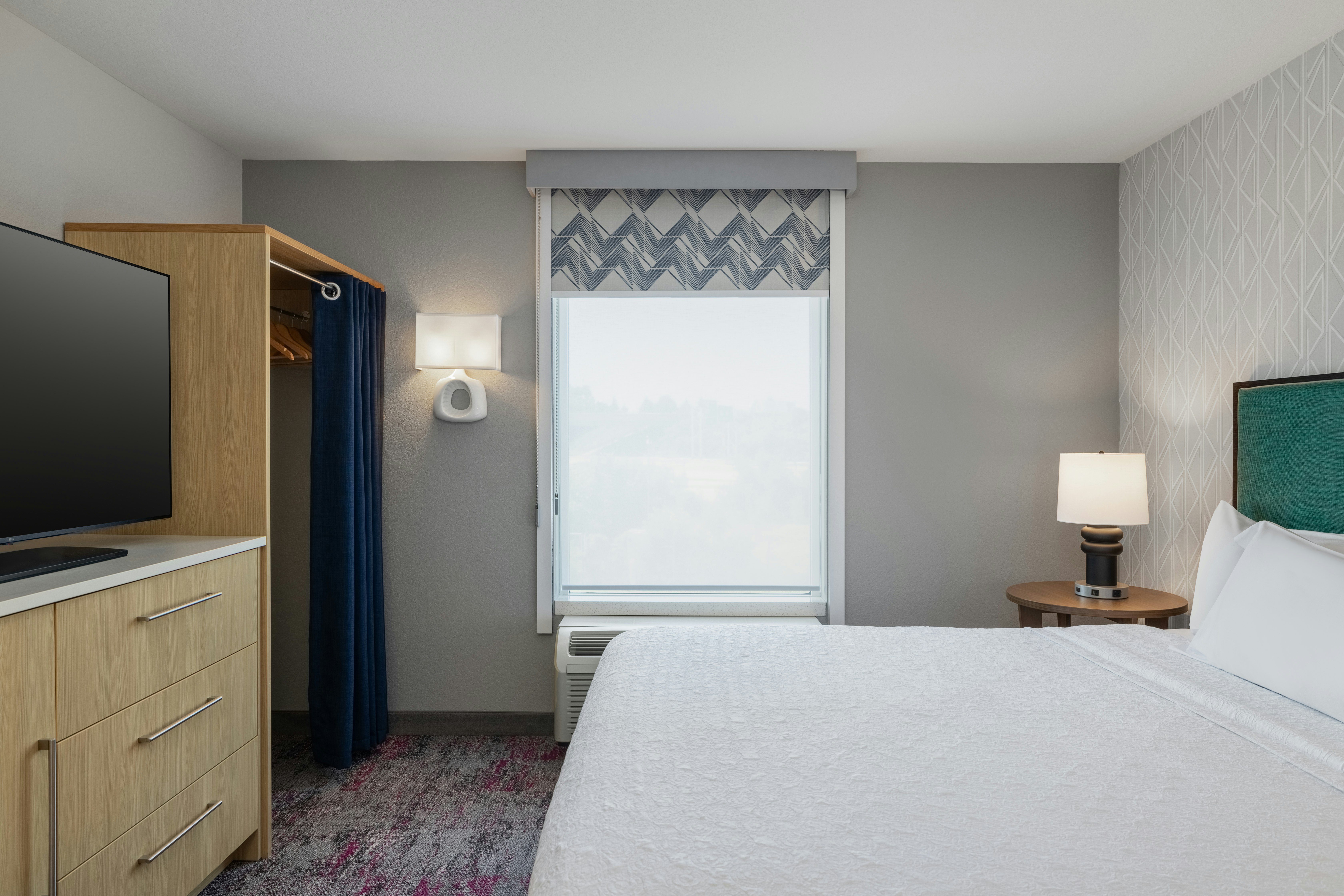 جناح بسرير كينج لذوي الإعاقة