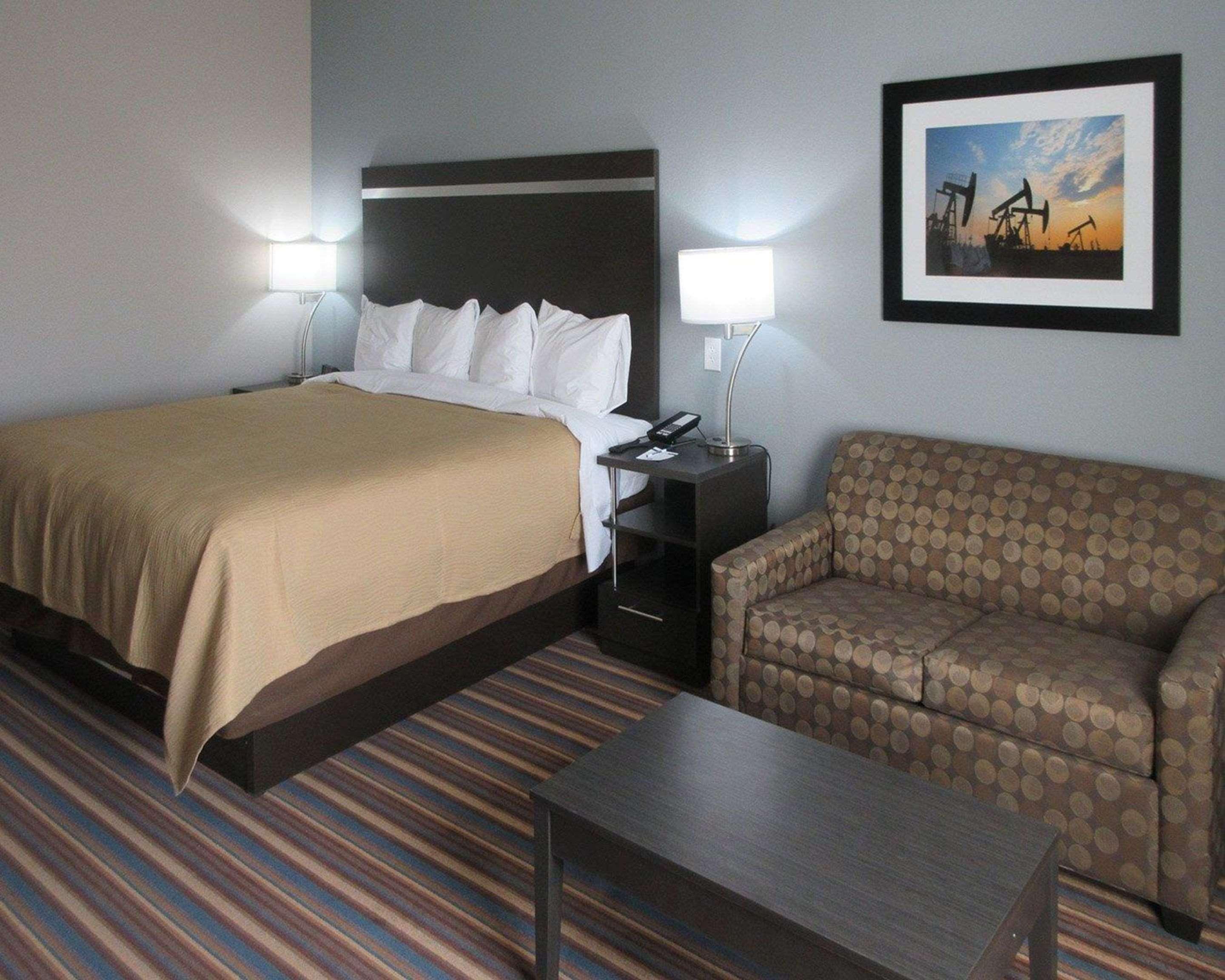 UPGRADE, SUITE, KING BED