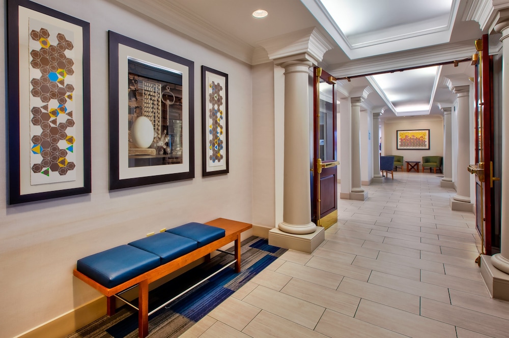 Holiday Inn Express Philadelphia-Midtown 38/77