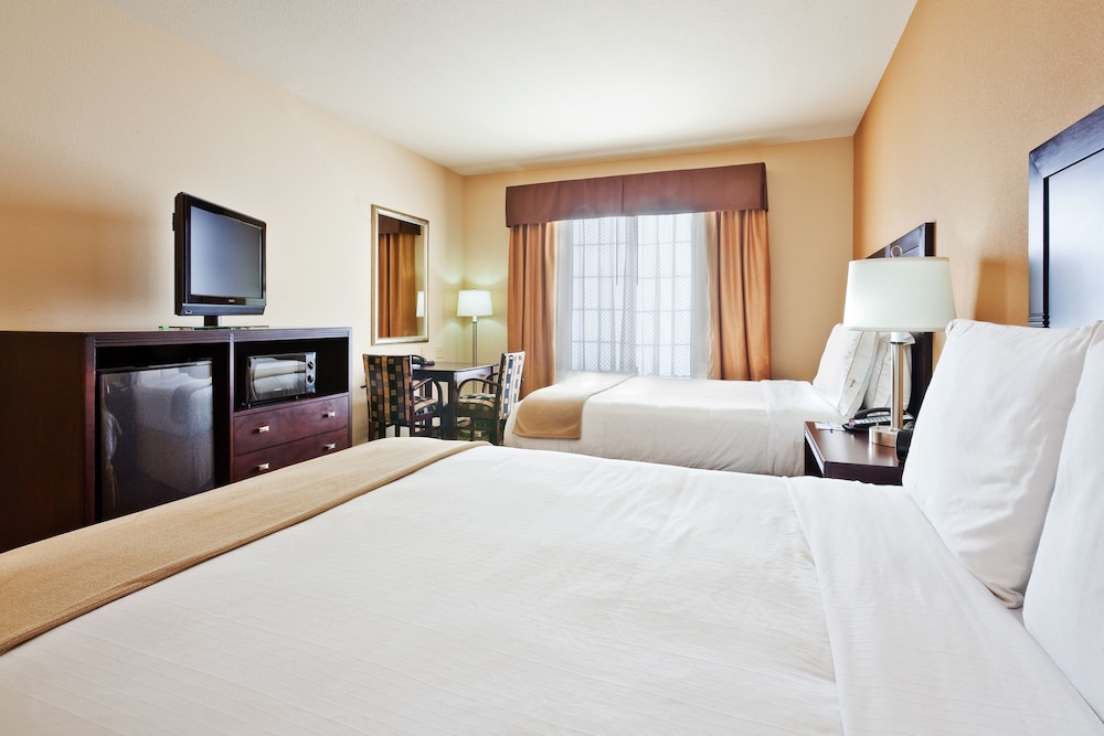 Holiday Inn Express Hotel Suites Clovis 20/49